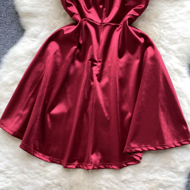 パールサテンのネグリジェ