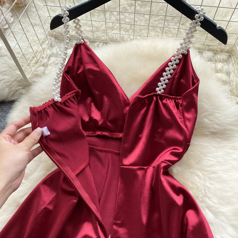 パールサテンのネグリジェ