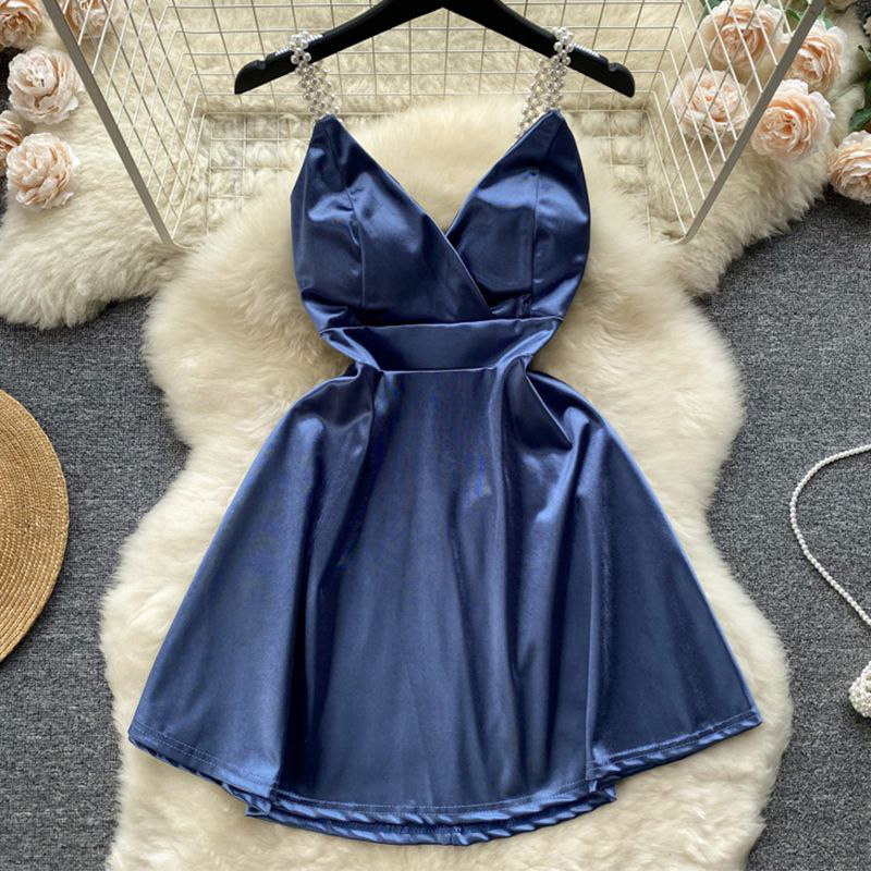 パールサテンのネグリジェ