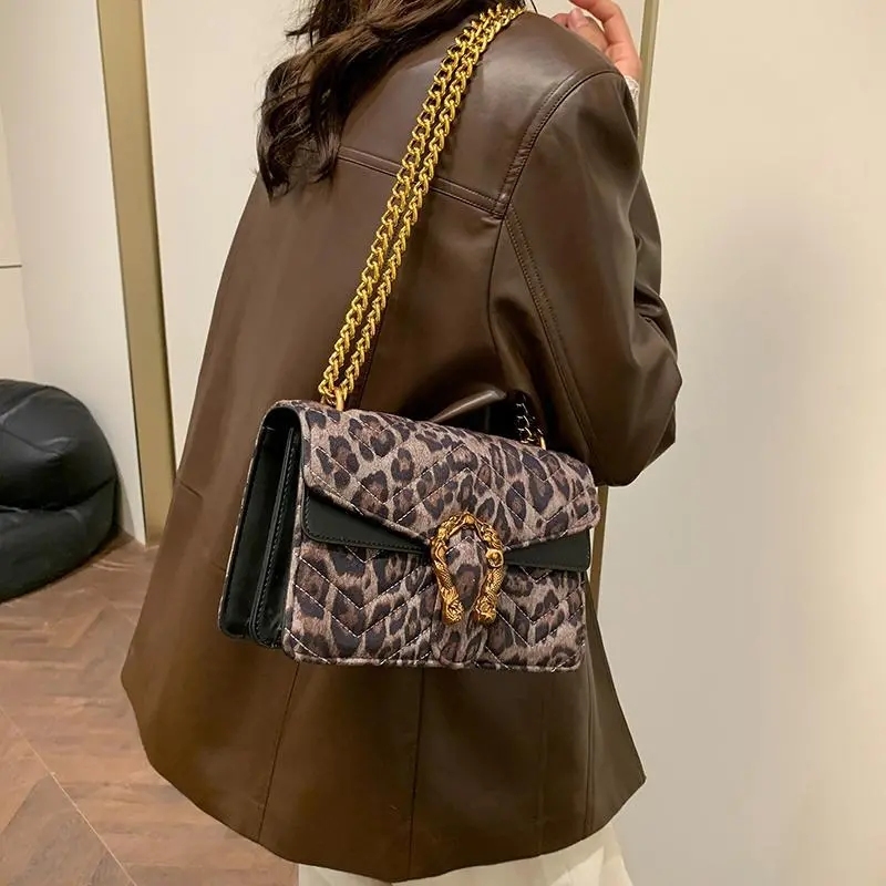 ショルダーバッグ